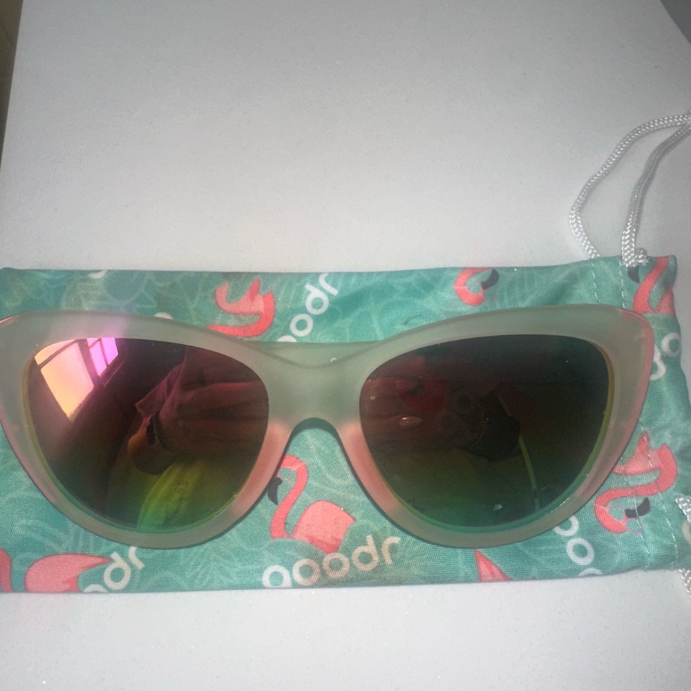 Matte Green Cat-Eye Sunglasses with Mirrored Lenses
